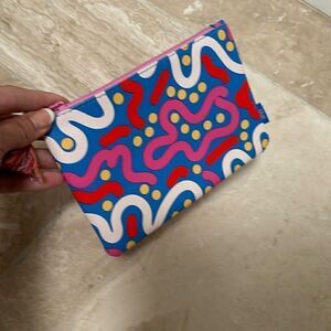 COPY - Ipsy glam bag with 5 new beauty items!